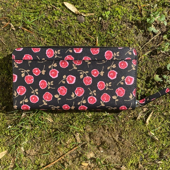 Kate Spade ♠️ Rose 🌹 wallet! 🆕 zip around clutch - Picture 2 of 5
